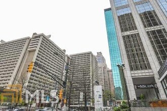 300 W Peachtree St NW in Atlanta, GA - Foto de edificio - Building Photo