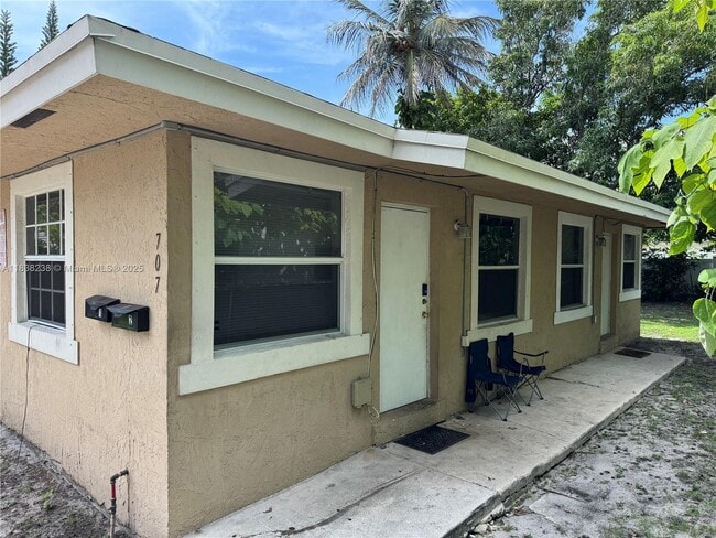 property at 707 SW 6th St