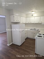 100 Summit Dr in Mount Sterling, KY - Building Photo