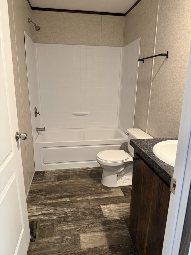 501 Mercedes St in Oak Grove, KY - Building Photo - Building Photo