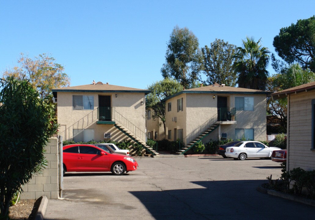 Claydelle Apartments in El Cajon, CA - Building Photo