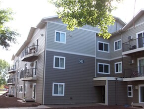 Applewood West and Fairmount Apartments in Duluth, MN - Foto de edificio - Building Photo