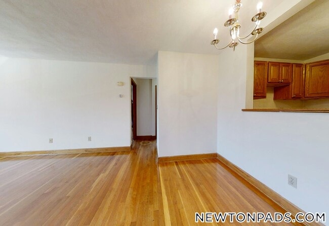 272 Grove St in Newton, MA - Building Photo - Building Photo