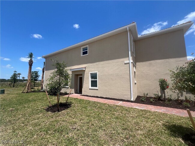 2953 Tardiff Dr in Naples, FL - Building Photo - Building Photo