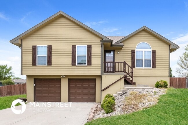 1310 Stonecrest Dr