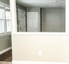 139 S Main St in Laconia, NH - Foto de edificio - Building Photo