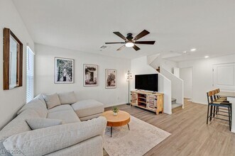 1906 Arietta Vista Street in Henderson, NV - Building Photo - Building Photo