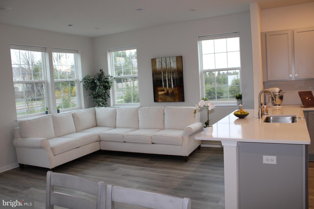 70 Nelsons Wy in Mount Holly, NJ - Building Photo