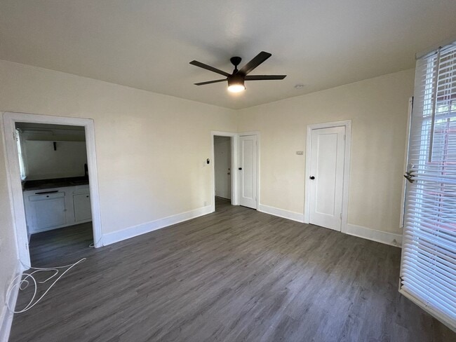 840 1/2 Laguna Ave in Los Angeles, CA - Building Photo - Building Photo