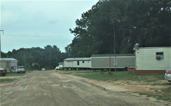 Endale Estates Mobile Home Village in Enterprise, AL - Building Photo - Building Photo