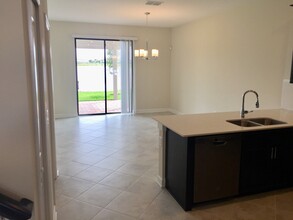 1224 Royal St. George Blvd in Davenport, FL - Building Photo - Building Photo
