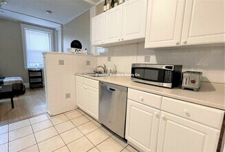 72 Egmont St in Brookline, MA - Building Photo - Building Photo