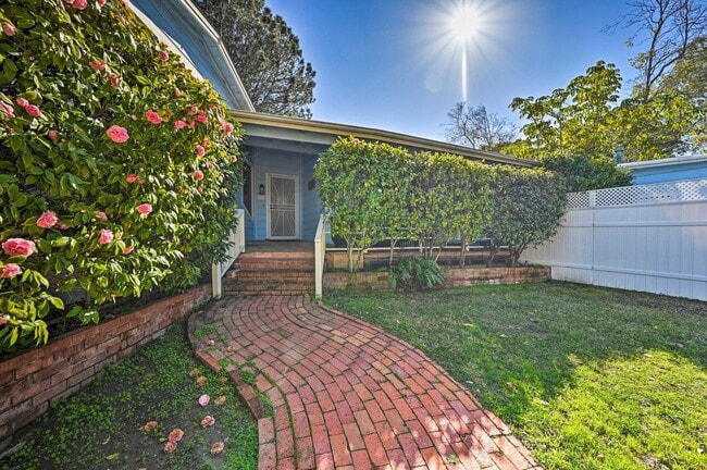 property at 2139 Torrey Pines Rd