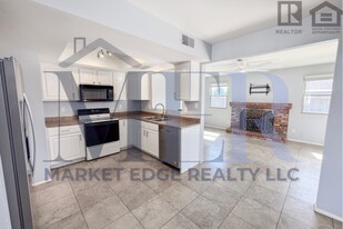 10421 W Puget Ave in Peoria, AZ - Building Photo