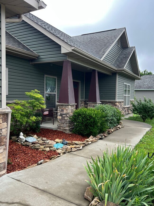 903 Oxford Dr in Rolla, MO - Building Photo - Building Photo