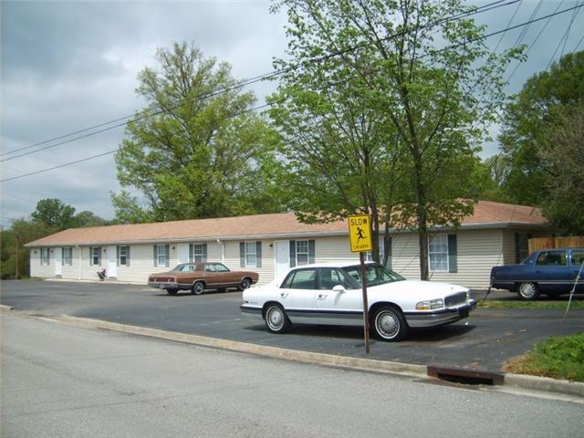 570 W 4th St in Cookeville, TN - Building Photo