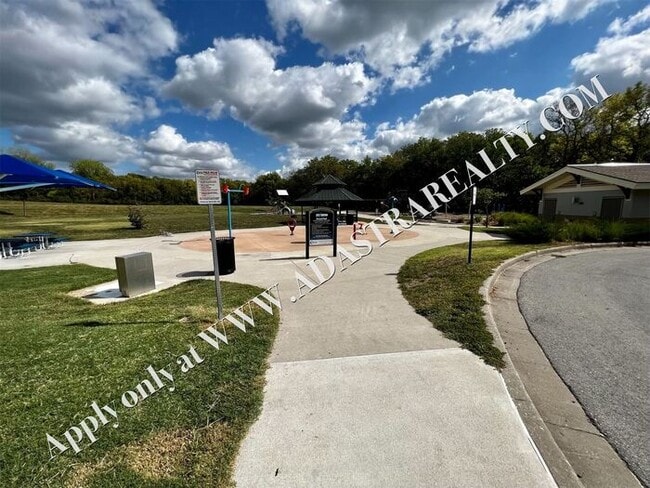 3502 NE Independence Ave in Lee's Summit, MO - Building Photo - Building Photo