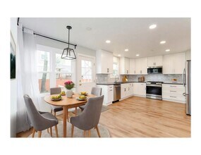 241 E Fall Creek Parkway South Dr in Indianapolis, IN - Foto de edificio - Building Photo