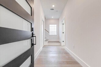 5634 Dolores St in Houston, TX - Building Photo - Building Photo