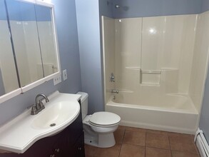 38 Highland Ave in Waterbury, CT - Building Photo - Building Photo