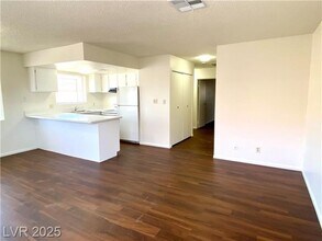 5323 Mancos Ct in Las Vegas, NV - Building Photo - Building Photo