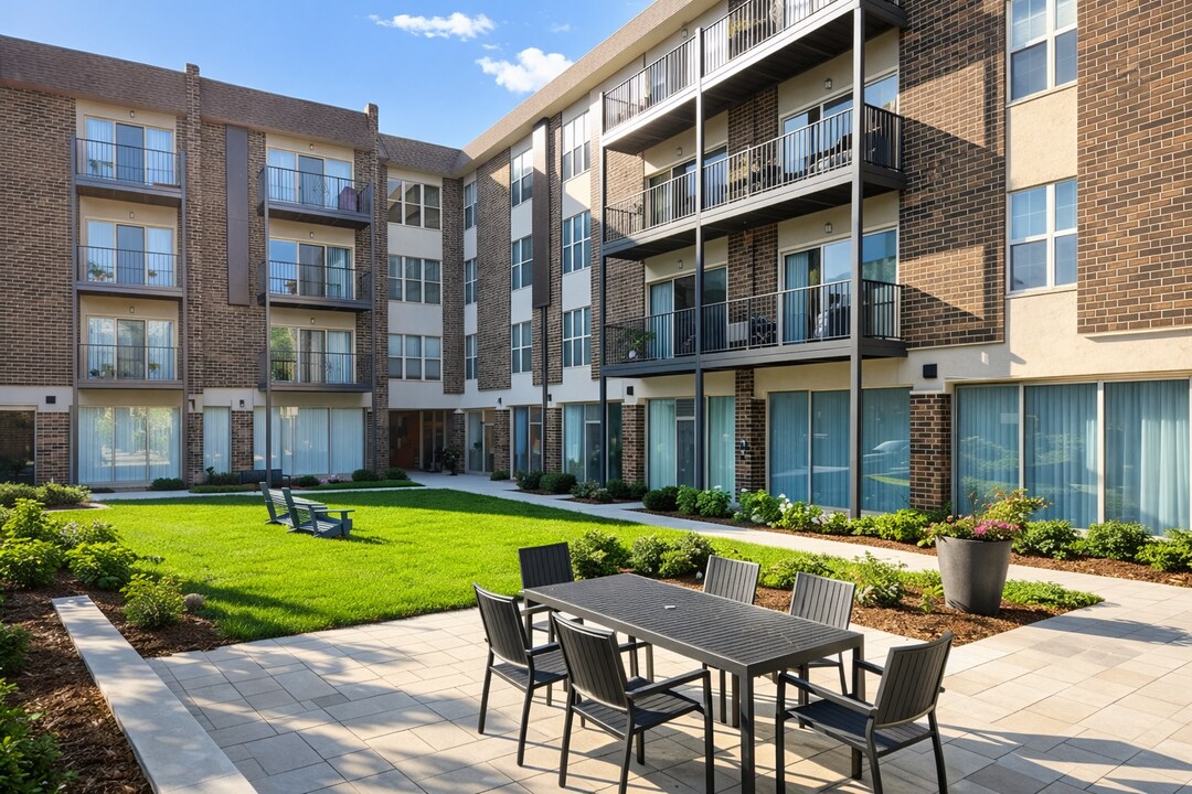 5202 Washington St, Unit 206 in Downers Grove, IL - Building Photo