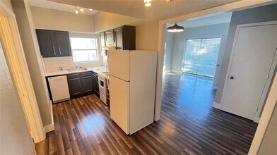 5837 Velasco Ave in Dallas, TX - Foto de edificio - Building Photo