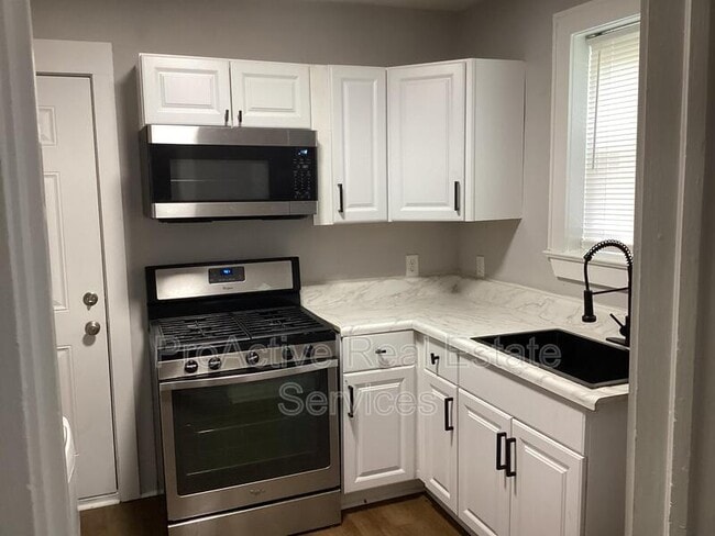 property at 1201 Tallwood St