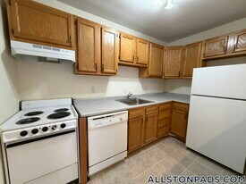 34 Gardner St, Unit 31 in Boston, MA - Building Photo