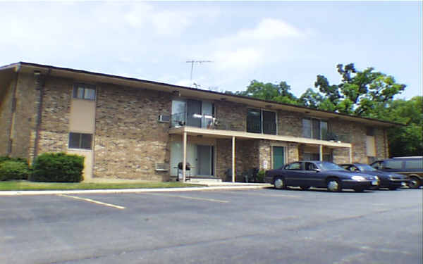 4304 Old Grand Ave in Gurnee, IL - Building Photo