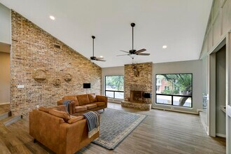 3410 Hunters Walk in San Antonio, TX - Building Photo - Building Photo