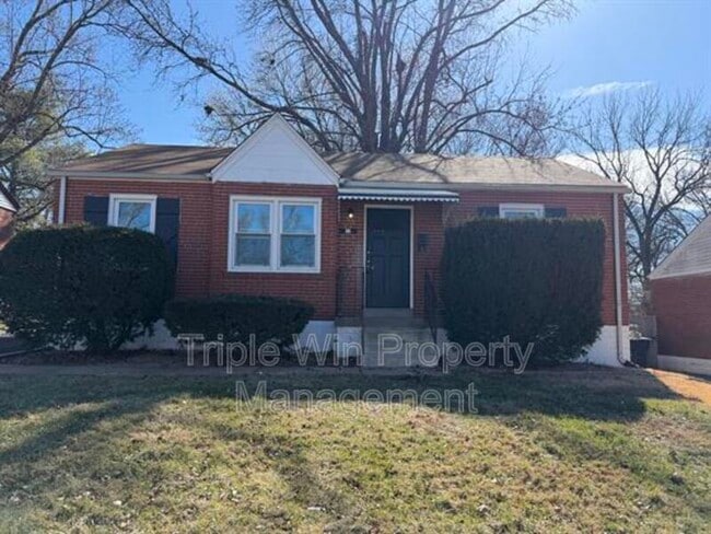 property at 17 St Genevieve Ct