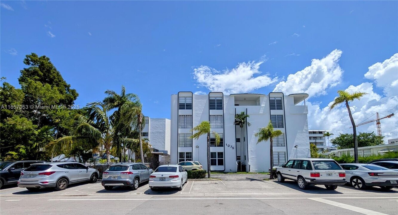 1075 93rd St in Bay Harbor Islands, FL - Building Photo