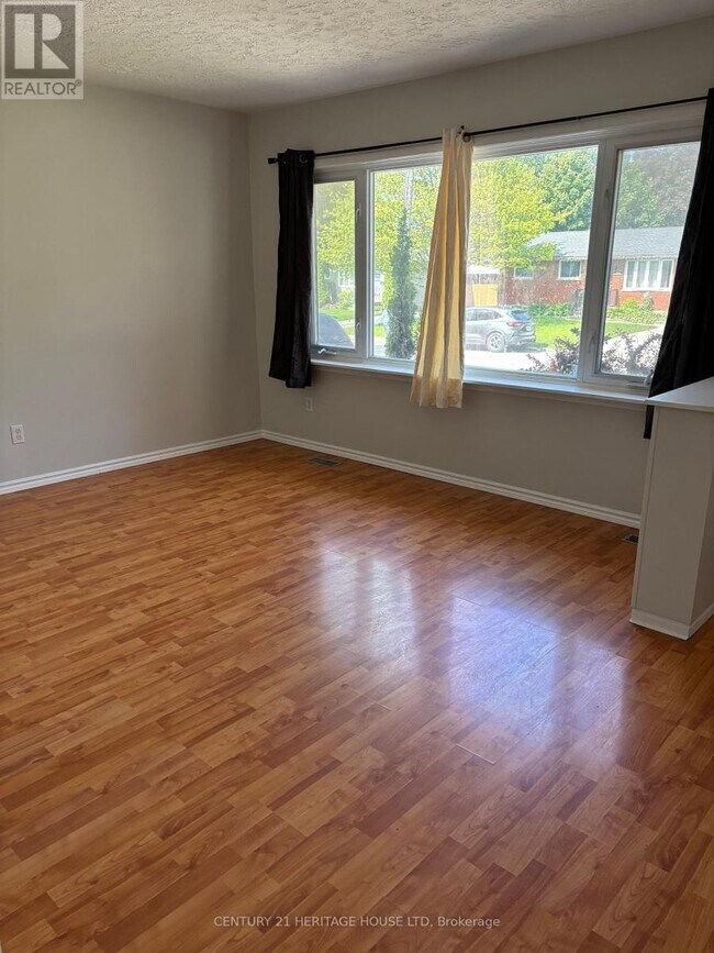 29 McCully Dr in St Thomas, ON - Building Photo - Building Photo