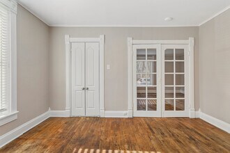 402 E Elm St in Urbana, IL - Foto de edificio - Building Photo