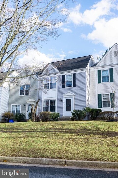 14703 Prairie Landing Way in North Potomac, MD - Building Photo