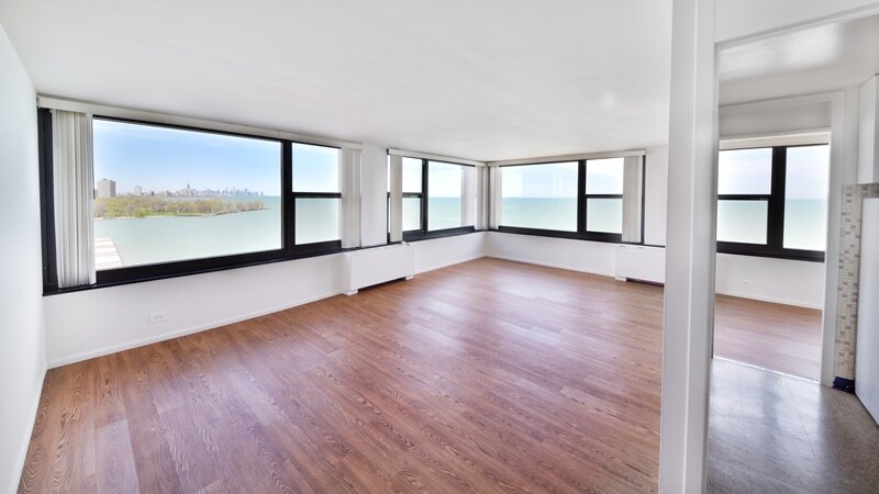 7447 S South Shore Dr in Chicago, IL - Building Photo
