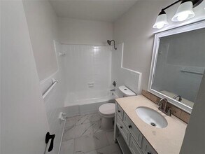 4011 Cole Ave in Dallas, TX - Building Photo - Building Photo