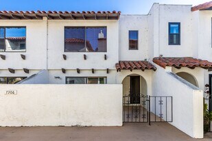 7306 Alicante Rd in Carlsbad, CA - Building Photo