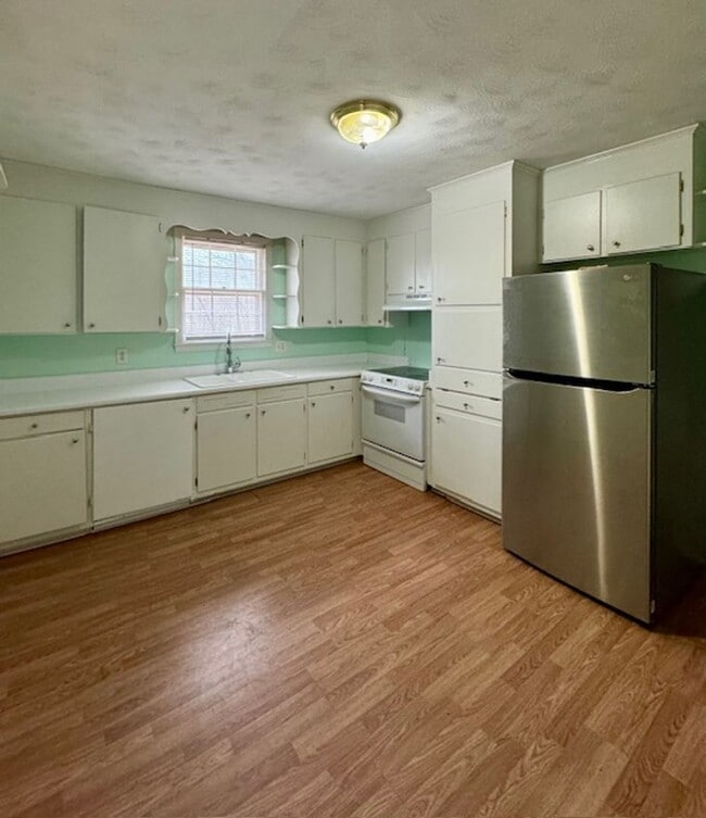 1220 E Main St in Duncan, SC - Building Photo - Building Photo