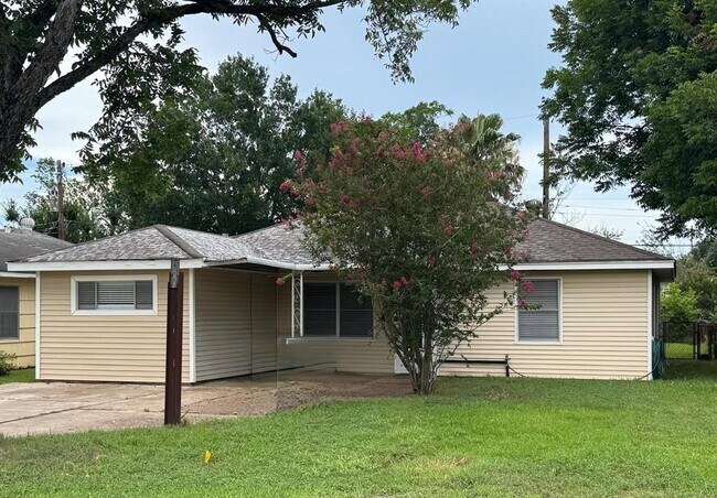 property at 2318 Reinerman St