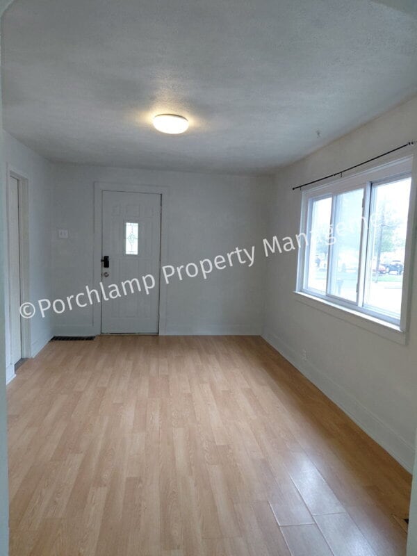 5038 Carson Ave SW in Grand Rapids, MI - Building Photo - Building Photo