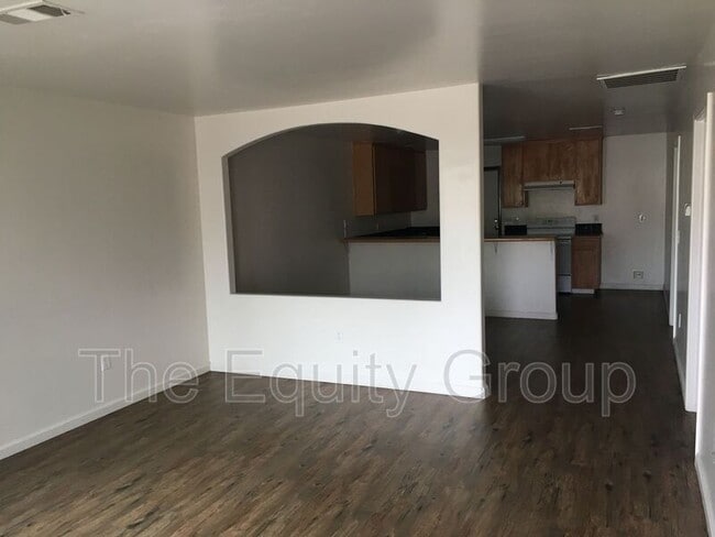 415 N Park St in Visalia, CA - Building Photo - Building Photo