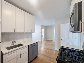 1940 W Wilson Ave, Unit 1-Y in Chicago, IL - Building Photo - Building Photo