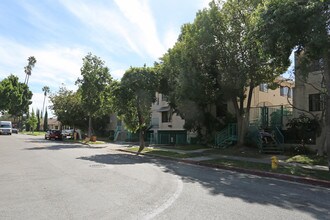 700-702 E Harvard St in Glendale, CA - Building Photo - Building Photo