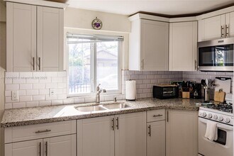 518 SW 15th Ave in Miami, FL - Building Photo - Building Photo