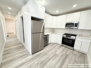 10 Cawfield St, Unit #1 in Boston, MA - Building Photo - Building Photo