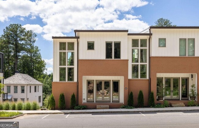 property at 10900 Serenbe Ln