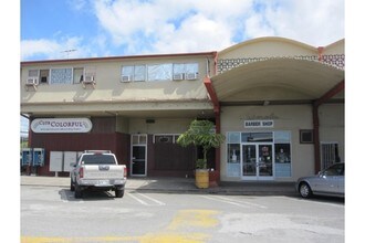 98-020 Kamehameha Hwy in Aiea, HI - Foto de edificio - Building Photo