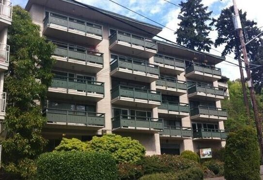 7060 Lincoln Park Way SW in Seattle, WA - Foto de edificio